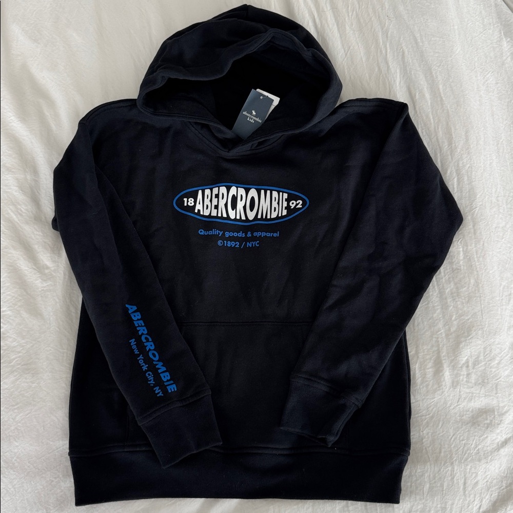 BNWT! Abercrombie & Fitch black graphic Hoodie for Boys size 9/10